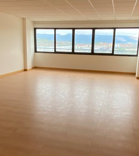 Foto 2 von Büro zum Verkauf in Calle O, 4, Valle de Elorz / Elortzibar, Navarra