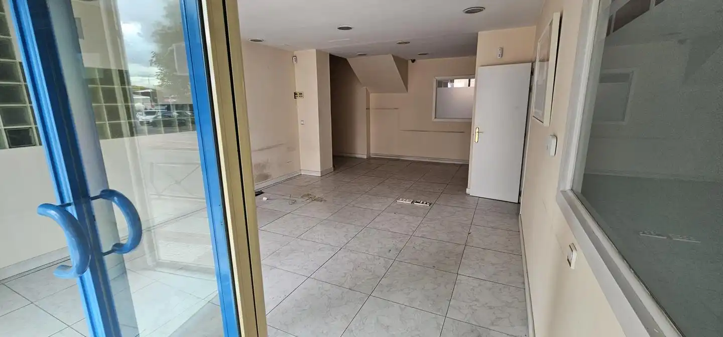 Commercial properties for sale in Avenida del Pinar, Parque Lisboa - La Paz