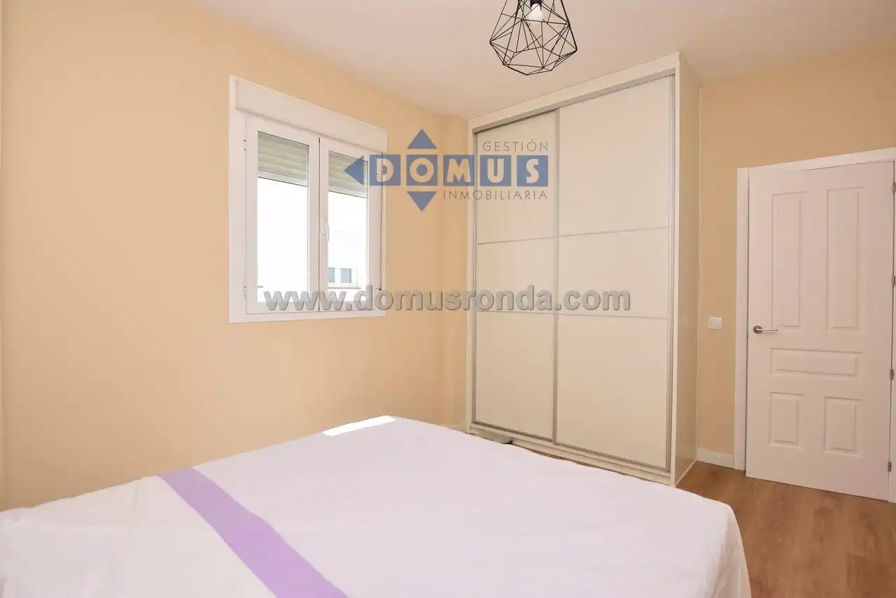 Bedroom of Flat for rent in Ronda  with Air Conditioner and Terrace