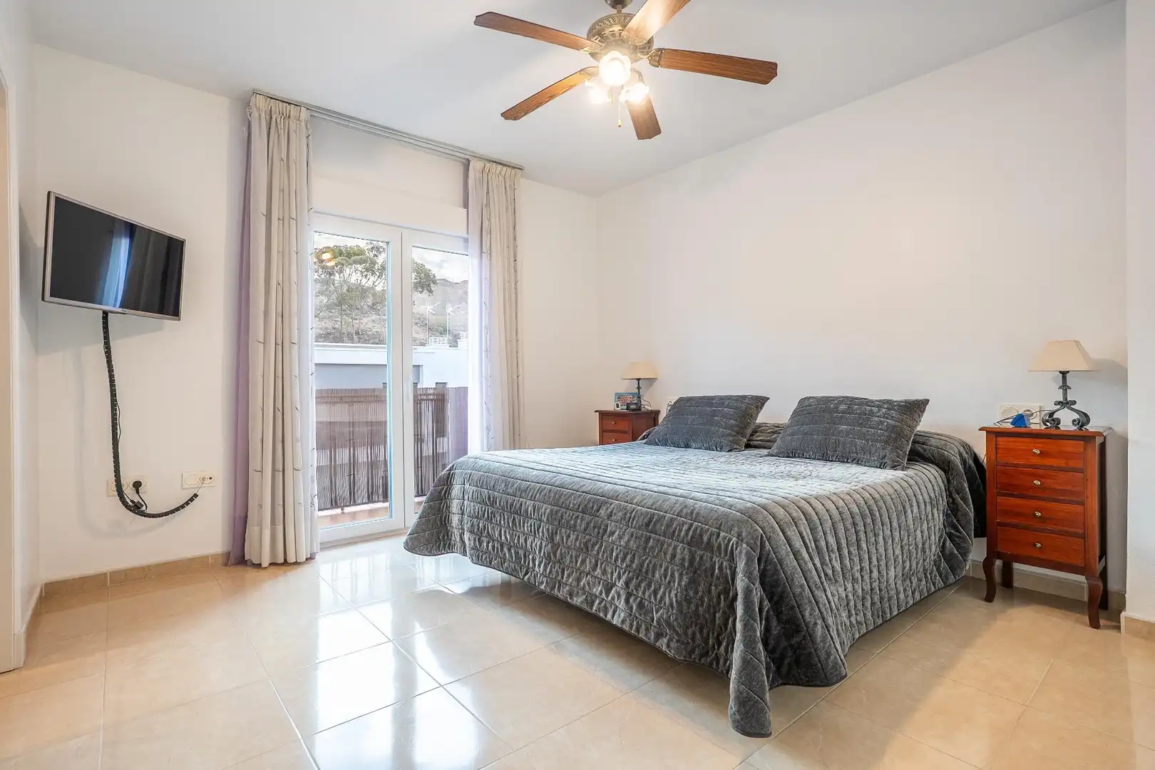 Schlafzimmer von Einfamilien-Reihenhaus zum Verkauf in Huércal de Almería mit Klimaanlage, Privatgarten und Terrasse