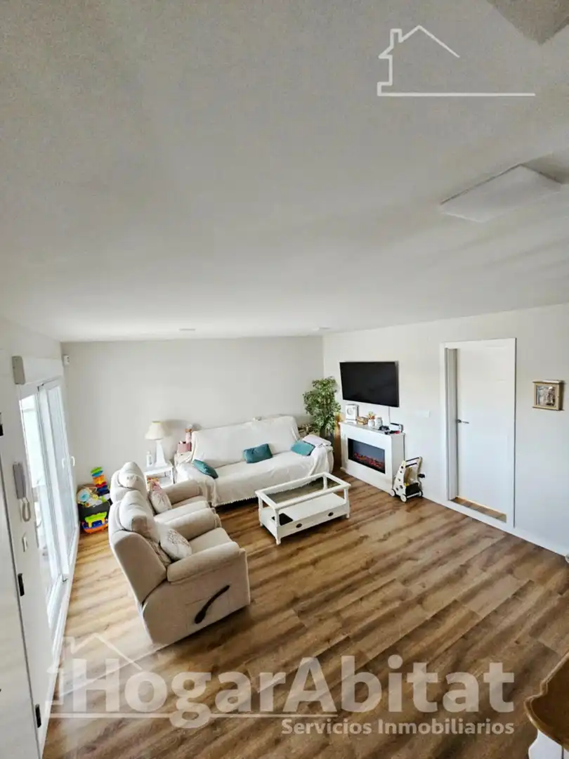 Sala d'estar de Casa o xalet en venda en Almazora / Almassora amb Aire condicionat, Terrassa i Traster