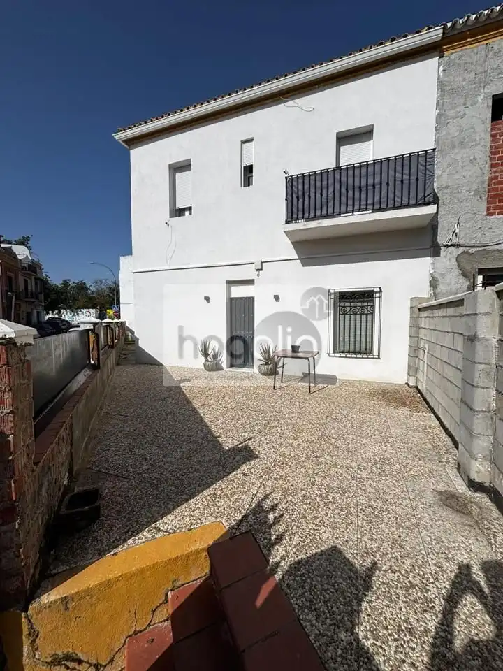 Flat for rent in Ciudad Jardín