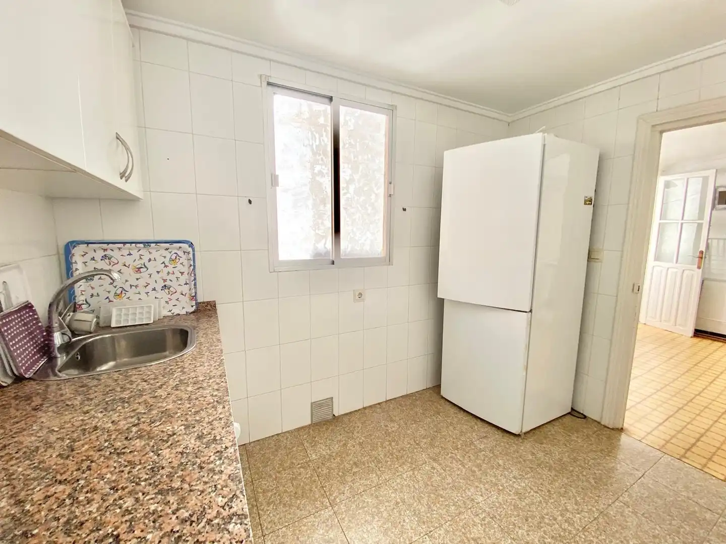 Cocina de Apartamento de alquiler en Guardamar del Segura con Calefacción, Amueblado y Lavadora