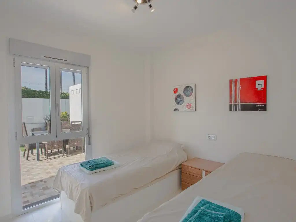 Dormitori de Casa o xalet en venda en Orihuela amb Moblat