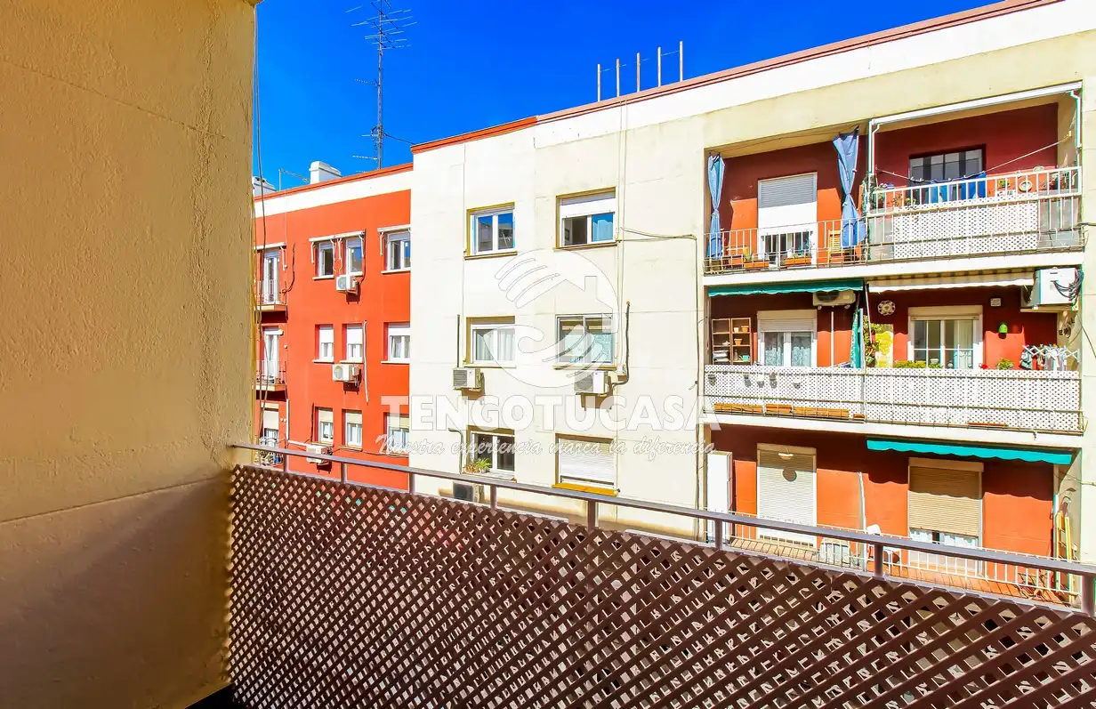 Außenansicht von Wohnung zum Verkauf in Madrid mit Klimaanlage, Heizung und Terrasse