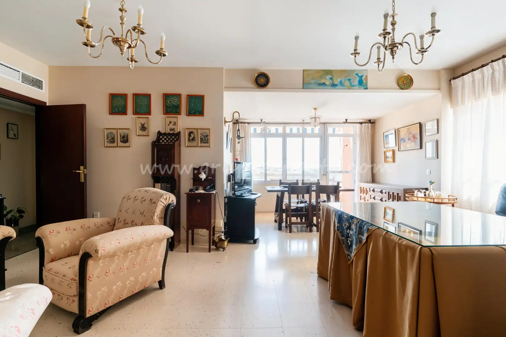 Living room of Flat for sale in  Sevilla Capital  with Air Conditioner and Terrace