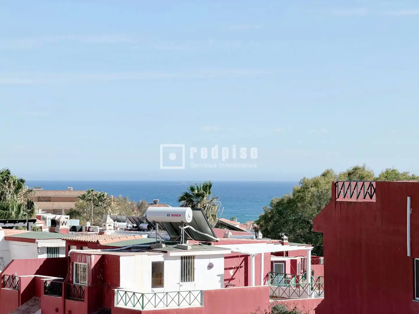 Vista exterior de Casa o xalet en venda en Vélez-Málaga amb Jardí privat, Terrassa i Traster
