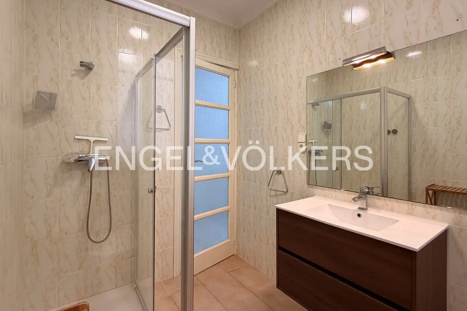 Badezimmer von Wohnung zur Miete in Valencia mit Klimaanlage, Heizung und Möbliert