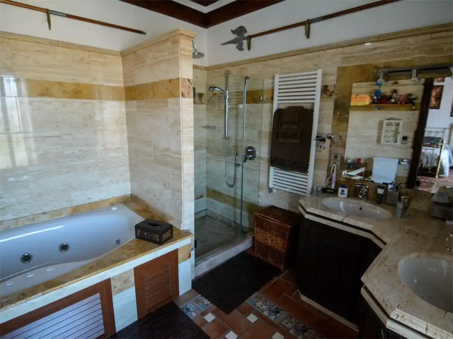 Badezimmer von Country house zum Verkauf in Alhaurín El Grande mit Klimaanlage, Schwimmbad und Balkon