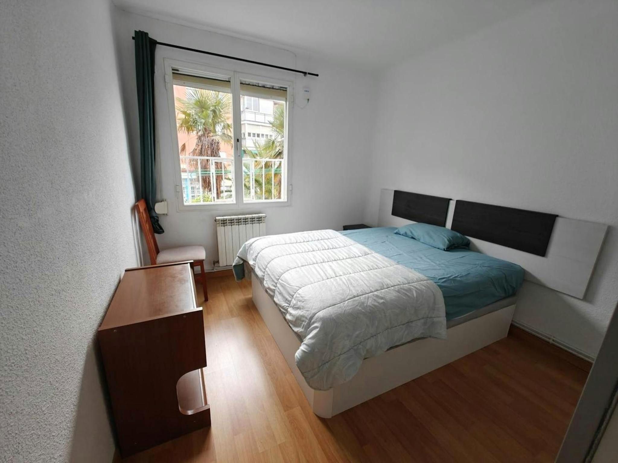 Bedroom of Flat to rent in  Madrid Capital  with Air Conditioner, Heating and Private garden