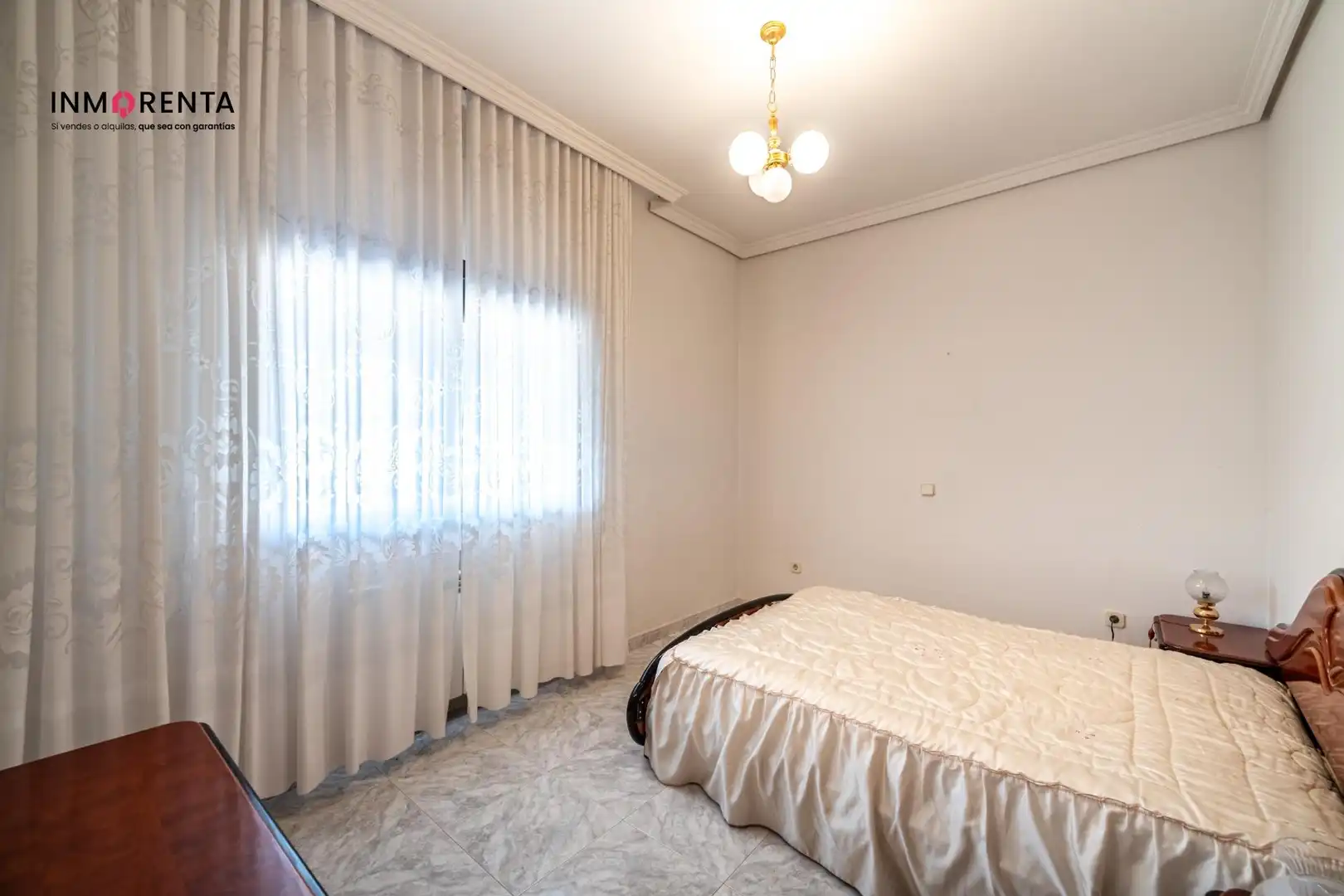Habitación de Casa adosada en venta en La Mata con Calefacción, Terraza y Amueblado