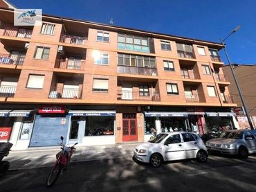 Piso con balcón en venta en Calle VEGA