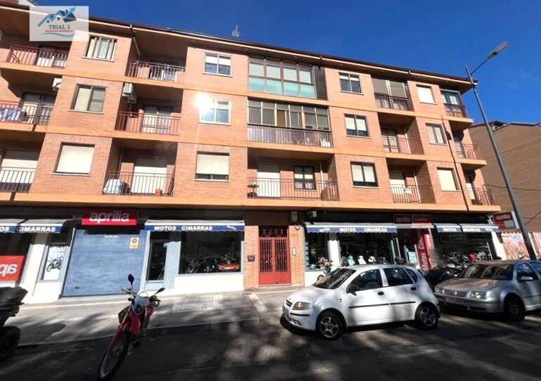 Photo 1 of Flat for sale in Calle Vega, San Lázaro, Zamora