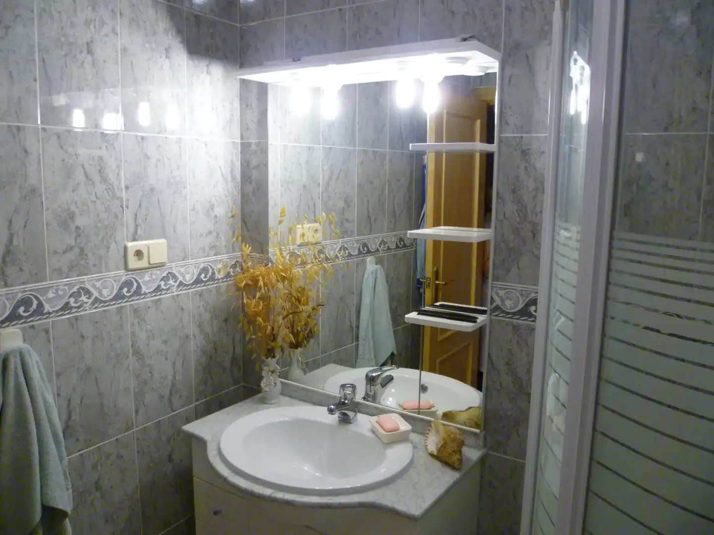 Bathroom of Houses for sale in Siles  with Air Conditioner, Terrace and Furnished