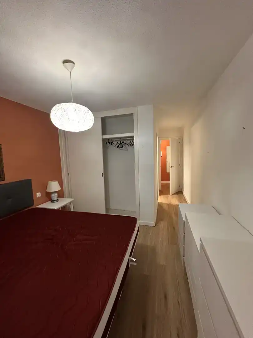 Habitación de Piso para compartir en La Línea de la Concepción con Aire acondicionado, Parquet y Piscina