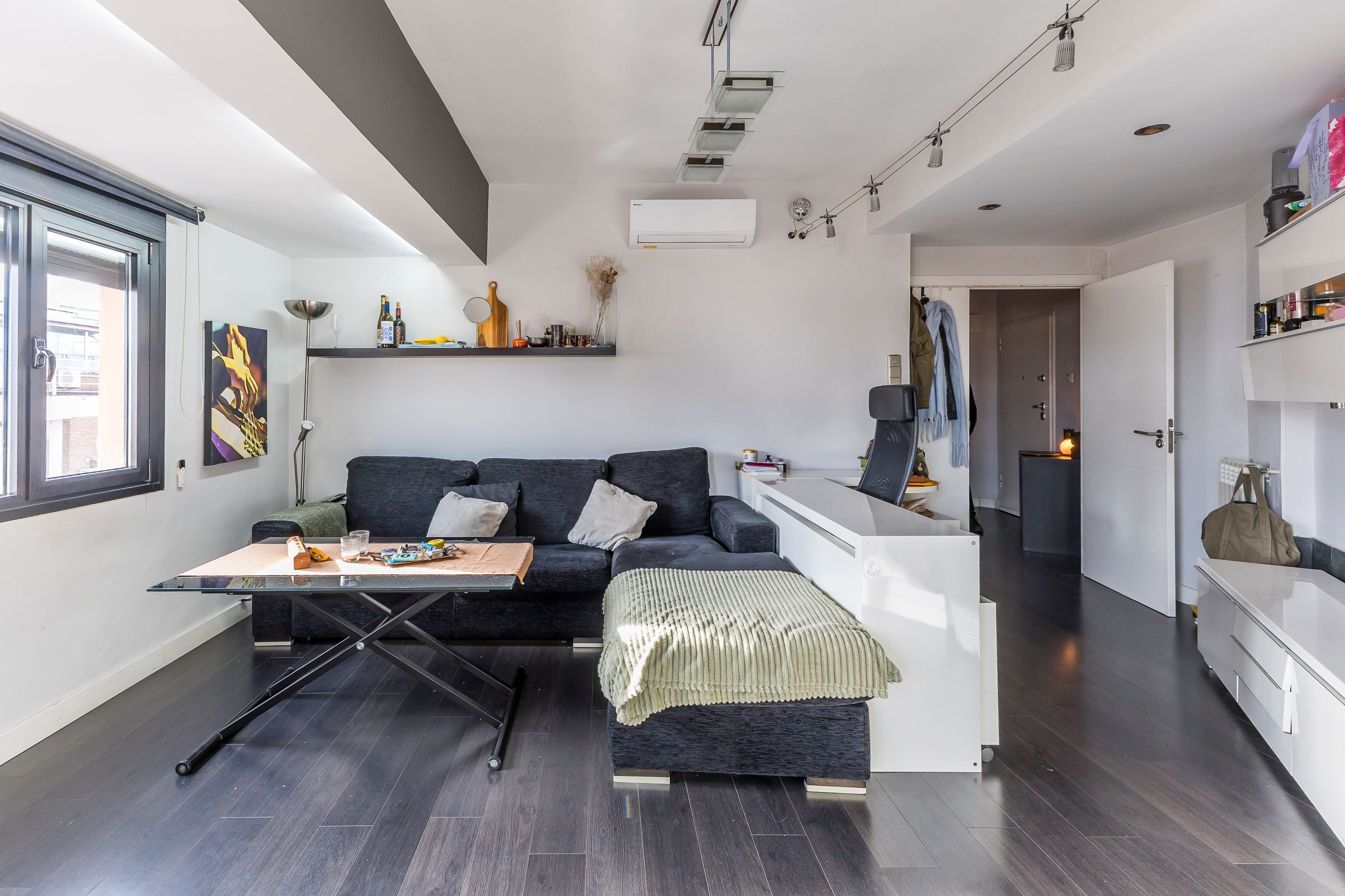Sala d'estar de Apartament en venda en  Madrid Capital amb Aire condicionat i Calefacció