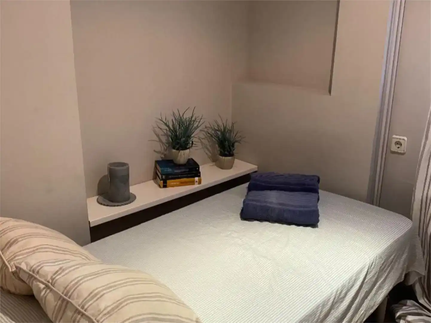 Schlafzimmer von Wohnung zur Miete in Sitges mit Klimaanlage, Schwimmbad und Balkon