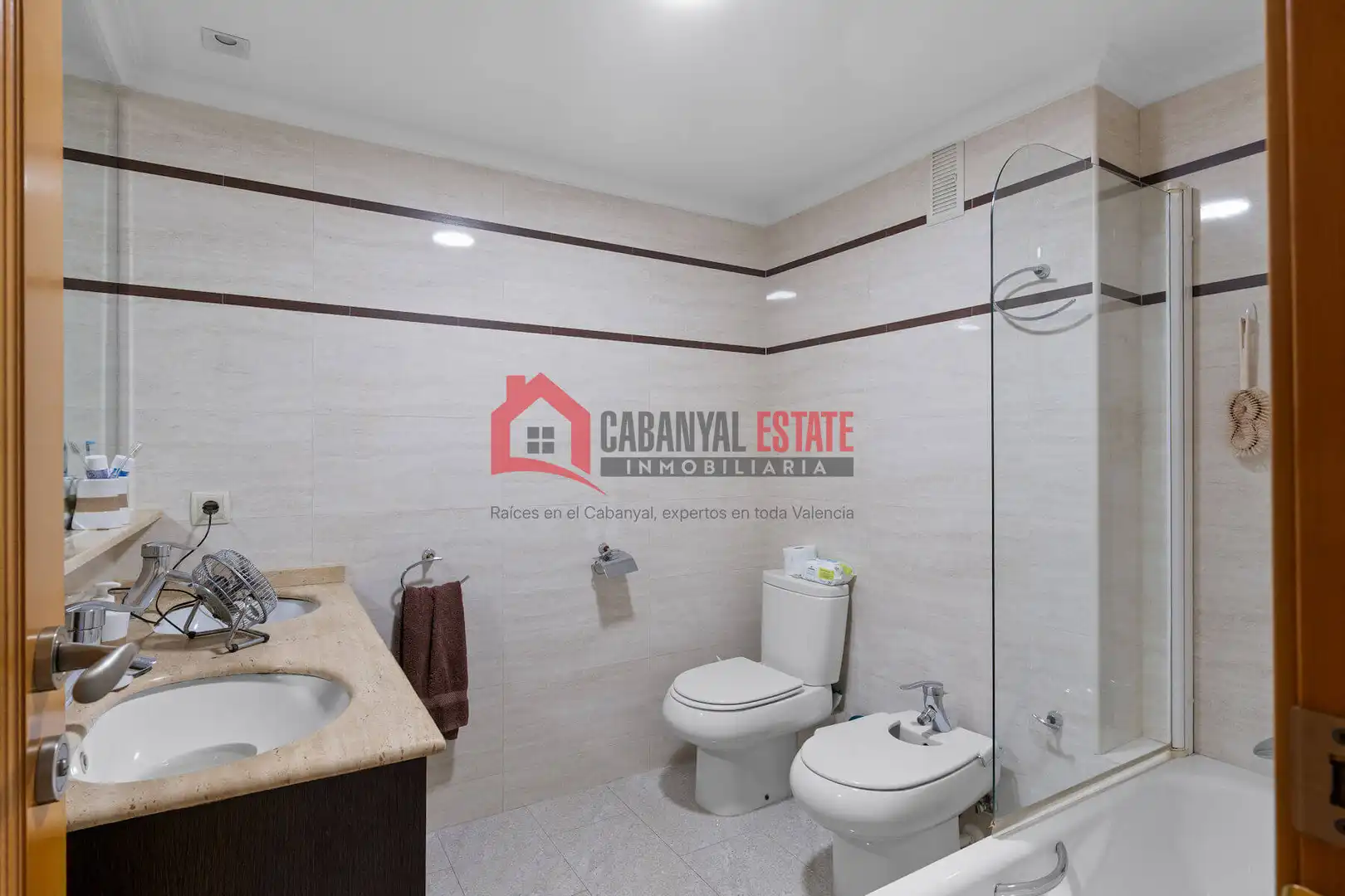 Bany de Apartament en venda en Valencia amb Aire condicionat i Balcó
