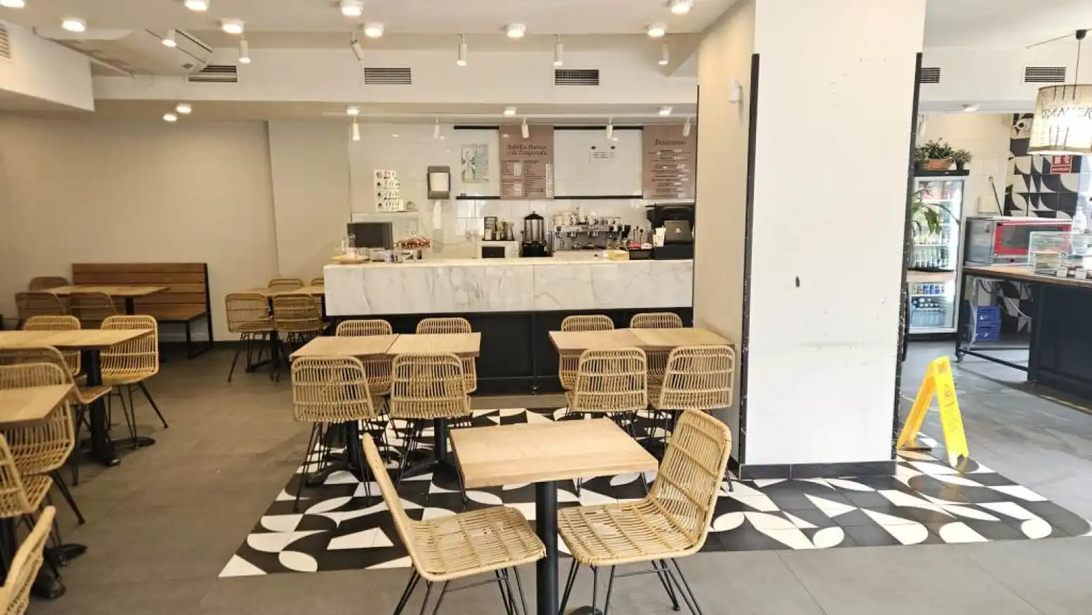 Local comercial en traspàs a Salamanca - Paseo de Carmelitas, imagen 4