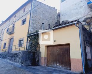 Vista exterior de Casa adosada en venda en Anglès amb Calefacció, Terrassa i Moblat