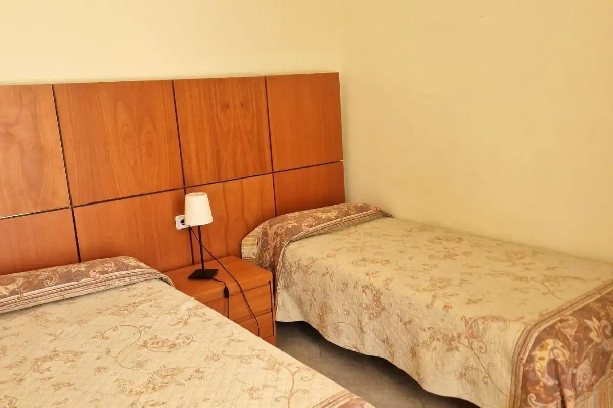 Habitación de Apartamento de alquiler en Girona con Aire acondicionado, Calefacción y Terraza