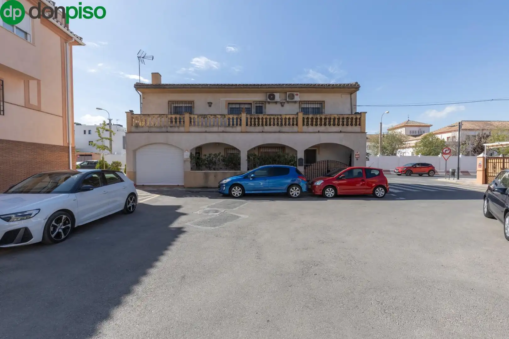 Exterior view of Houses for sale in Armilla  with Air Conditioner and Terrace