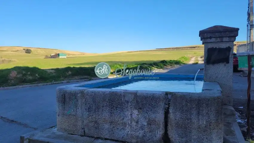 Piscina de Piso en venta en Hontanares de Eresma con Calefacción y Balcón