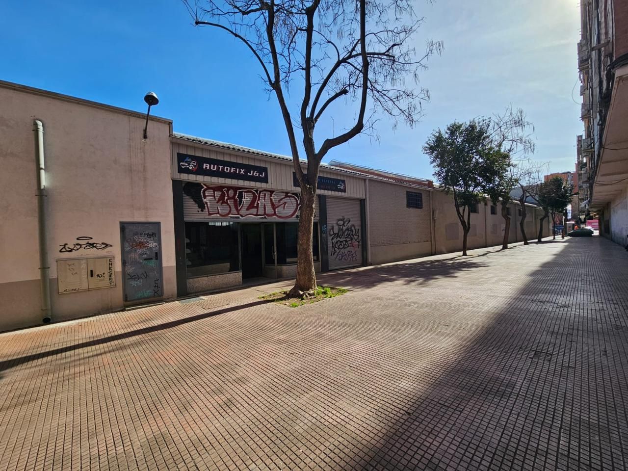 Nau industrial de lloguer a Vía Complutense, Caballería Española