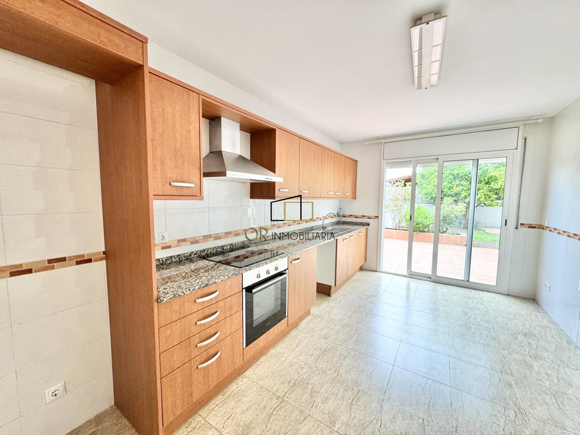 Cocina de Casa o chalet en venta en Castellet i la Gornal con Calefacción, Jardín privado y Terraza