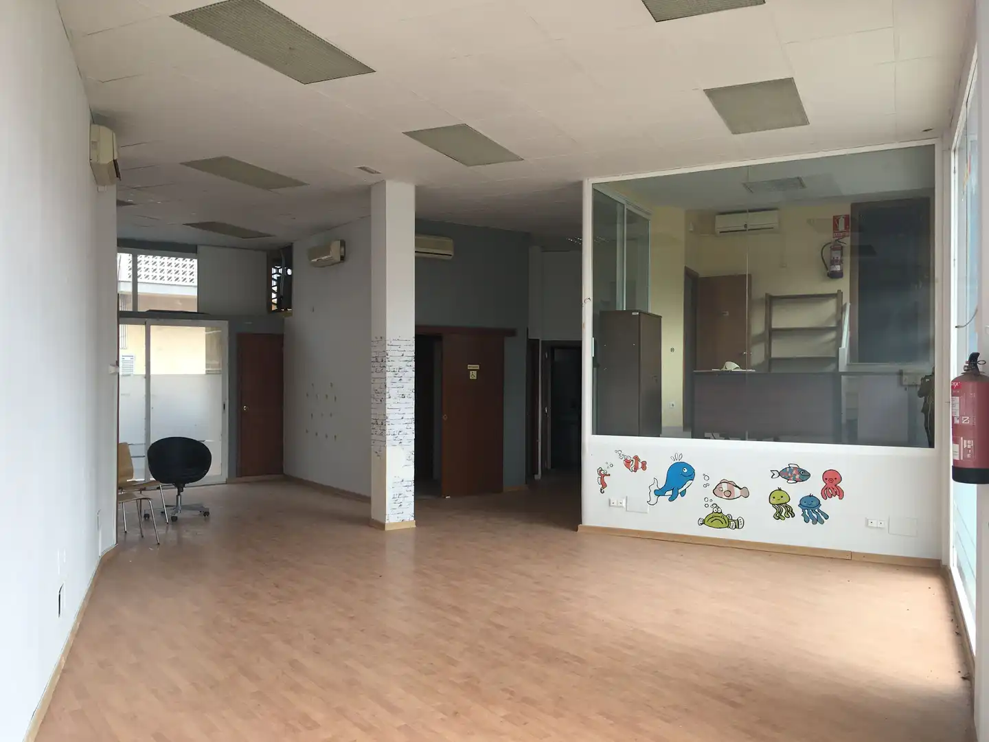 Business premises for sale in Carrer de la Torre de Taialà 40, imagen 11