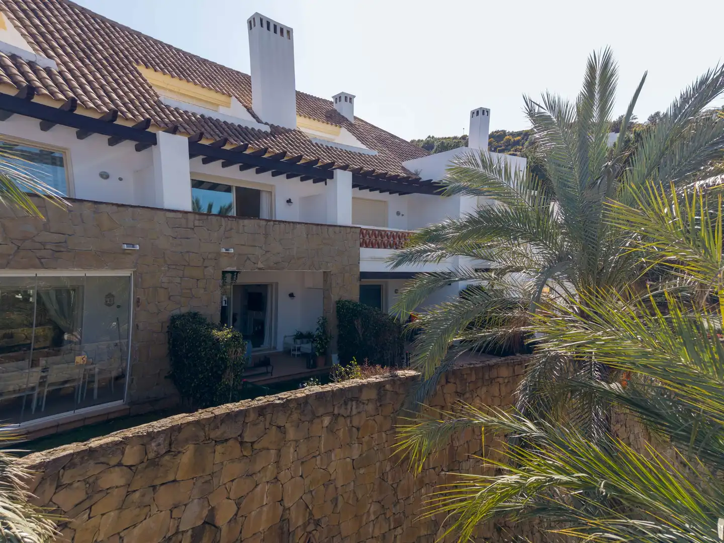 Vista exterior de Casa adosada en venda en Mijas amb Terrassa