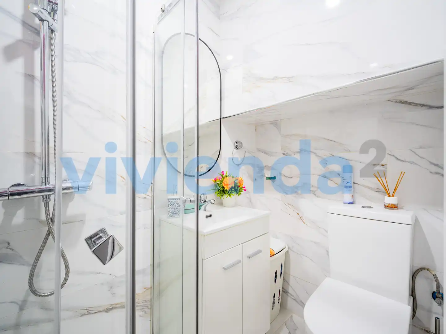 Bathroom of Flat for sale in Madrid  with Air Conditioner, Heating and Storage room