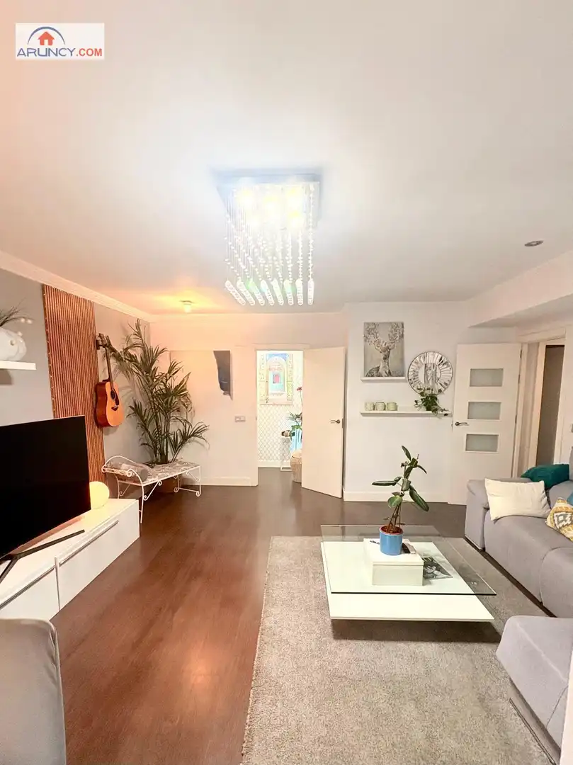 Living room of Flat for sale in Sevilla  with Air Conditioner and Furnished