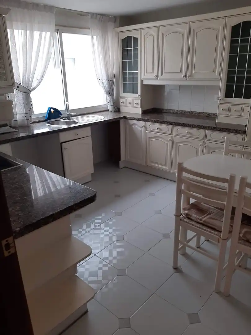 Cocina de Dúplex en venta en Oleiros con Calefacción, Parquet y Terraza