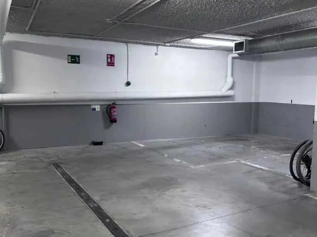 Parking de Piso en venta en Madrid con Aire acondicionado, Parquet y Amueblado