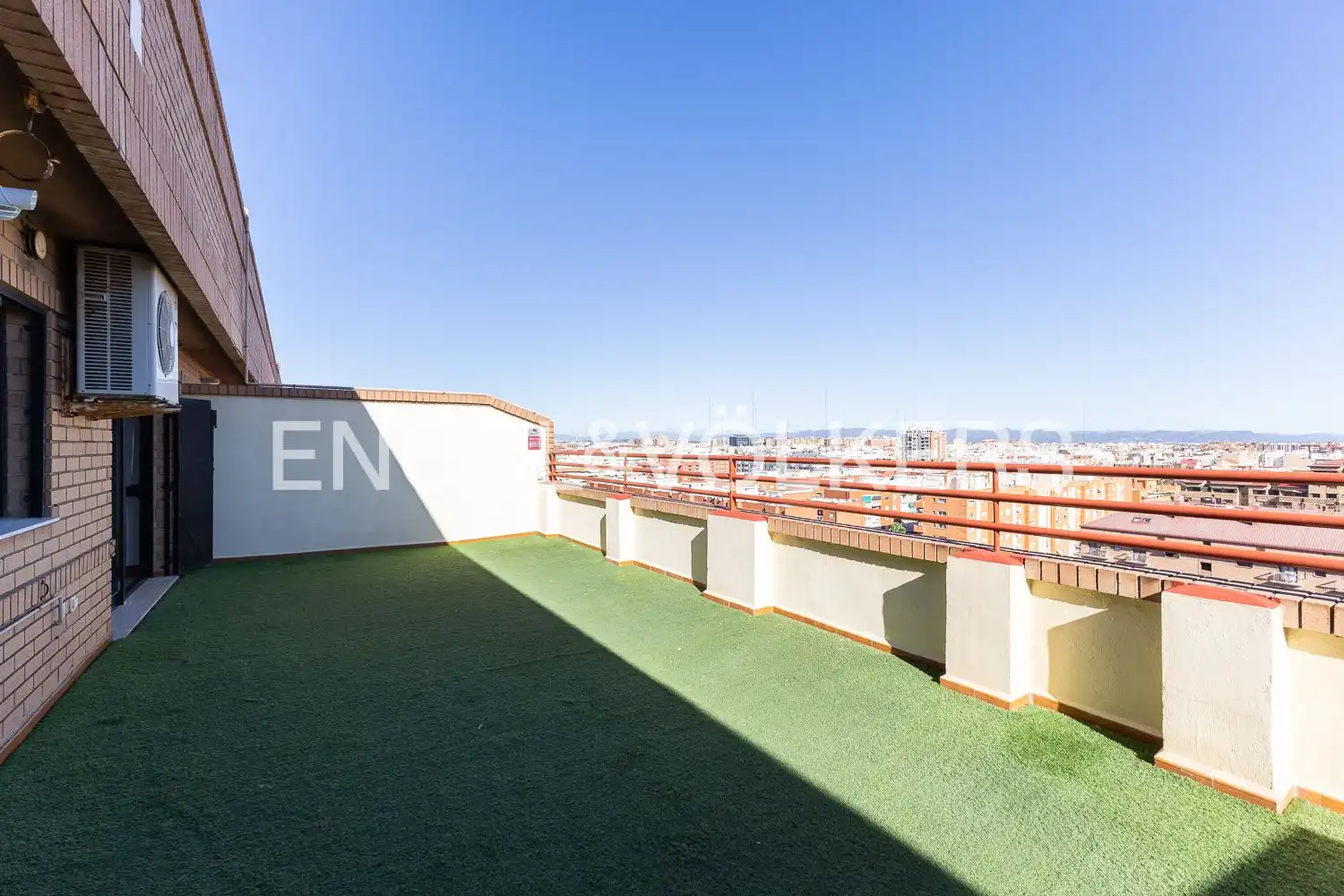 Terraza de Ático de alquiler en Camins al Grau