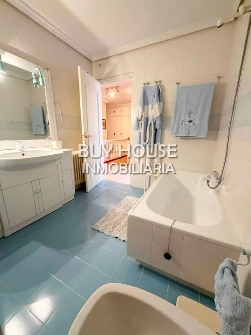 Habitación de Dúplex en venta en Alameda de la Sagra con Aire acondicionado y Terraza