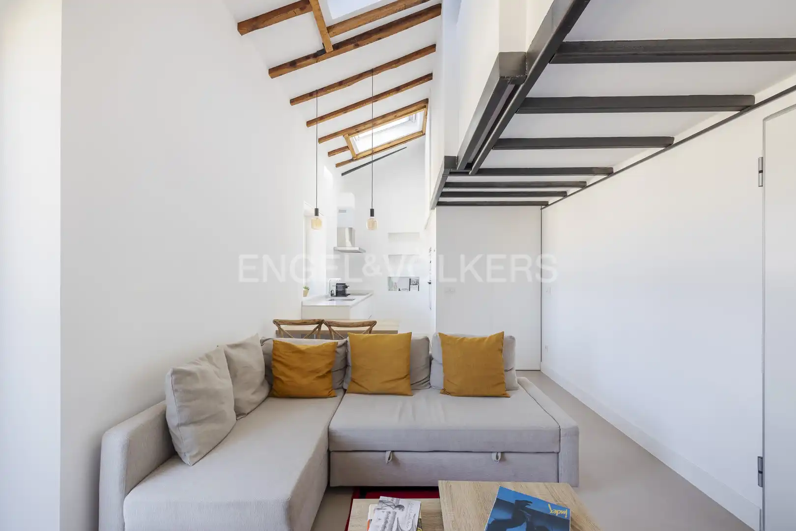 Sala de estar de Ático de alquiler en Madrid con Aire acondicionado, Calefacción y Terraza