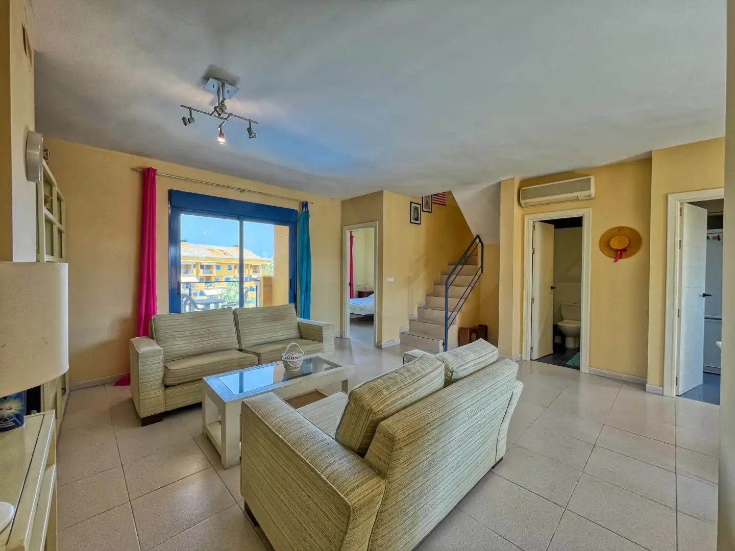 Wohnzimmer von Dachboden zum Verkauf in Dénia mit Klimaanlage, Heizung und Terrasse