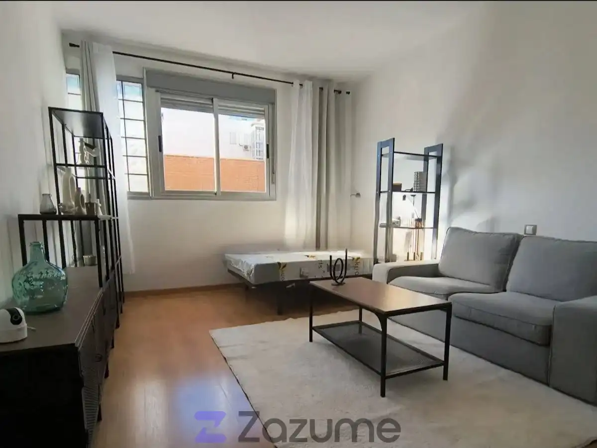 Dormitori de Apartament de lloguer en  Madrid Capital amb Aire condicionat, Calefacció i Traster