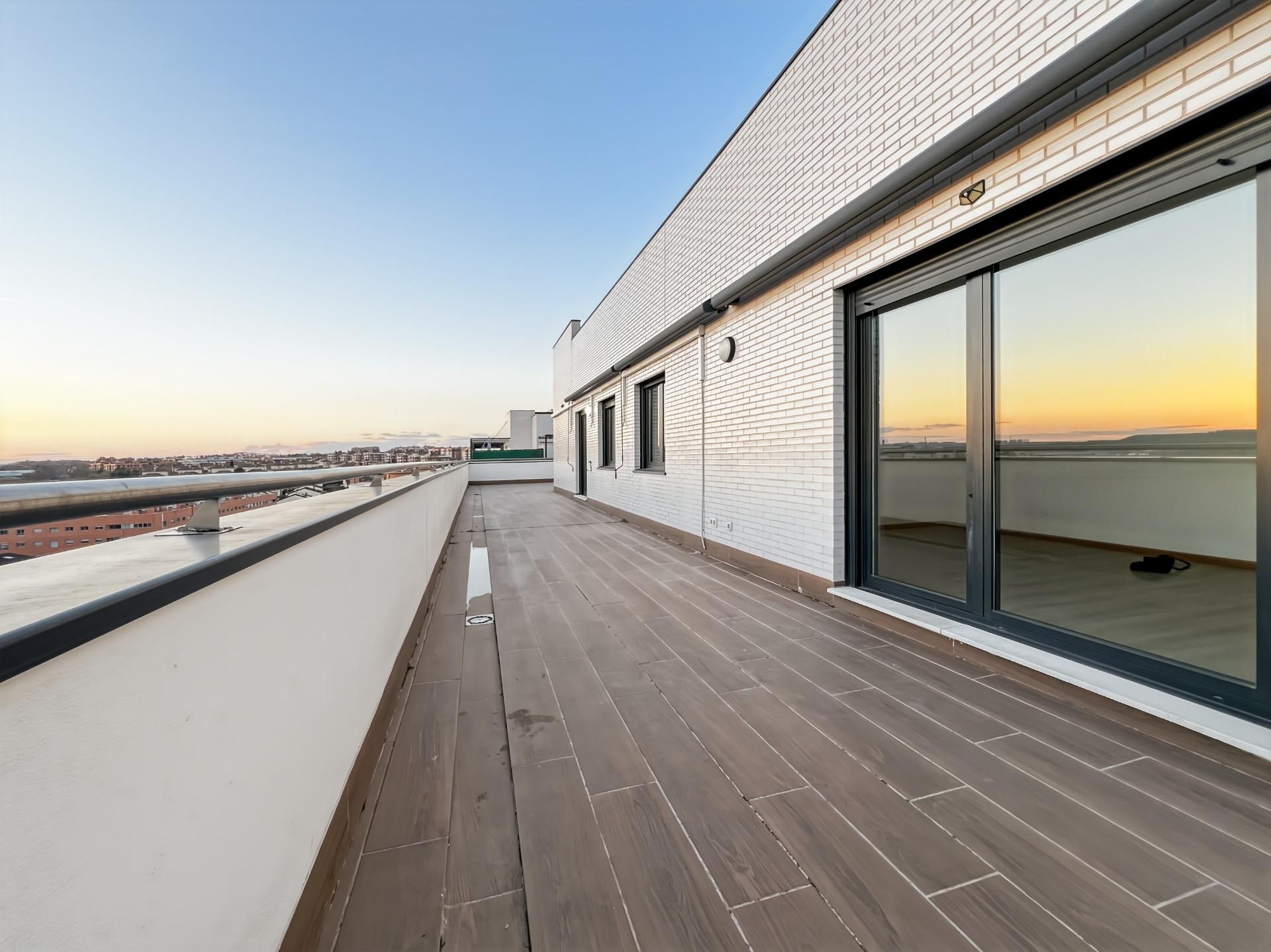 Terrassa de Àtic de lloguer en Rivas-Vaciamadrid amb Aire condicionat i Piscina comunitària