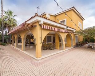 Vista exterior de Casa o xalet en venda en Elche / Elx amb Terrassa i Piscina