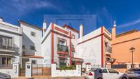 Vista exterior de Casa adosada en venda en Castilleja de Guzmán amb Aire condicionat i Terrassa