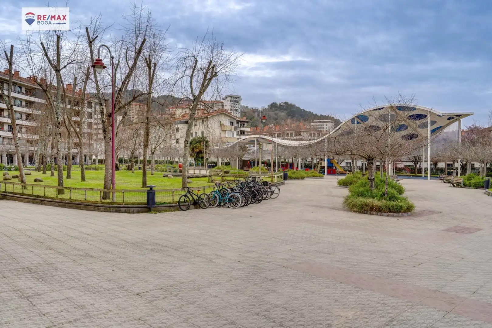 Außenansicht von Wohnung zum Verkauf in Zarautz mit Privatgarten