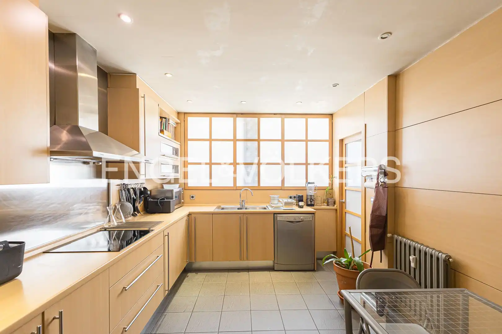 Kitchen of Flat for sale in Madrid  with Air Conditioner, Heating and Private garden