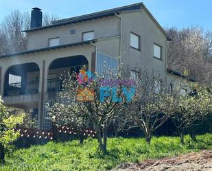 Vista exterior de Casa o xalet en venda en Laza amb Terrassa i Piscina