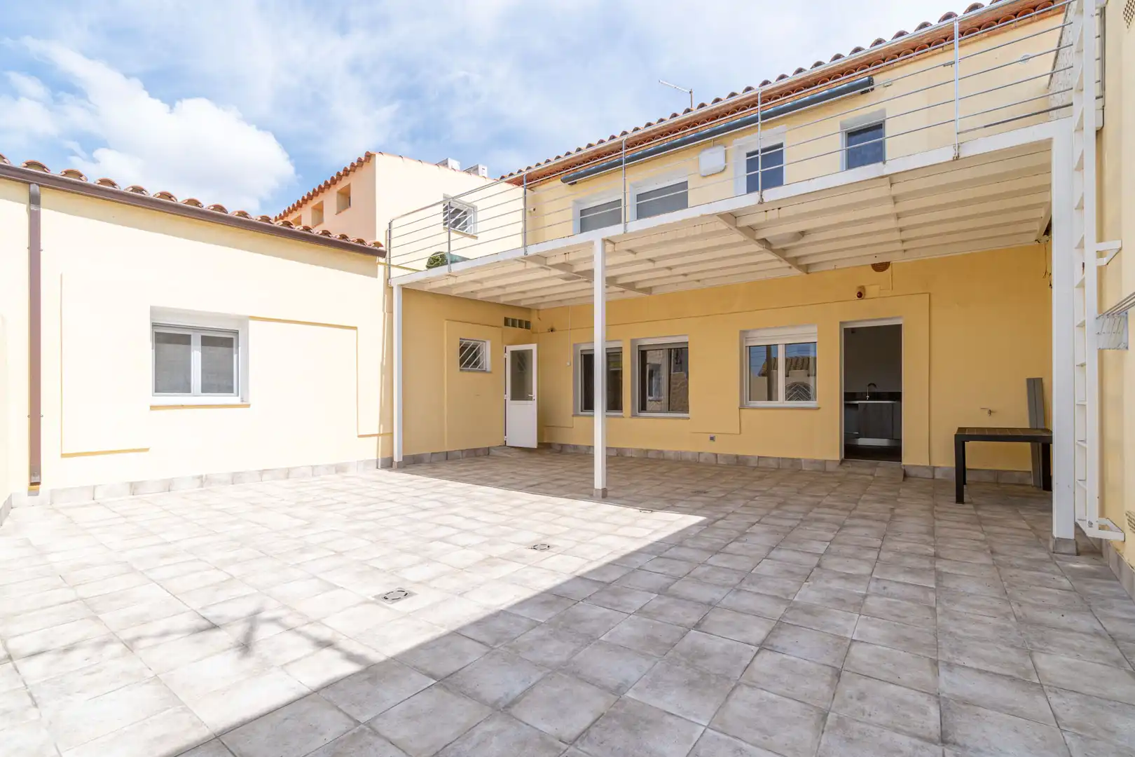 Vista exterior de Casa o chalet en venta en Castelló d'Empúries con Aire acondicionado y Terraza