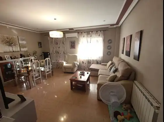 Sala de estar de Casa o chalet en venta en Linares con Aire acondicionado, Calefacción y Terraza