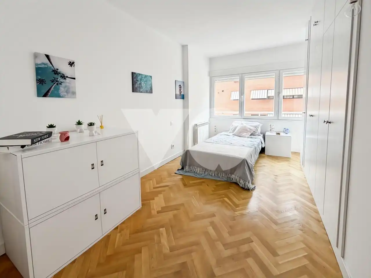 Habitación de Piso en venta en Madrid con Calefacción, Parquet y Terraza