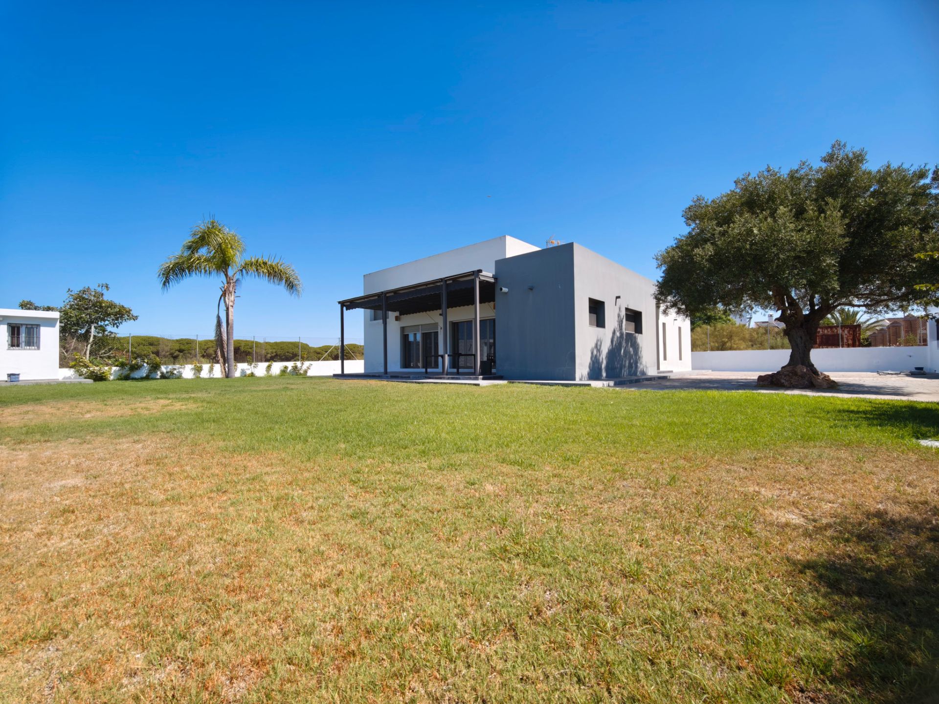 Exterior view of House or chalet to rent in El Puerto de Santa María  with Air Conditioner, Heating and Private garden